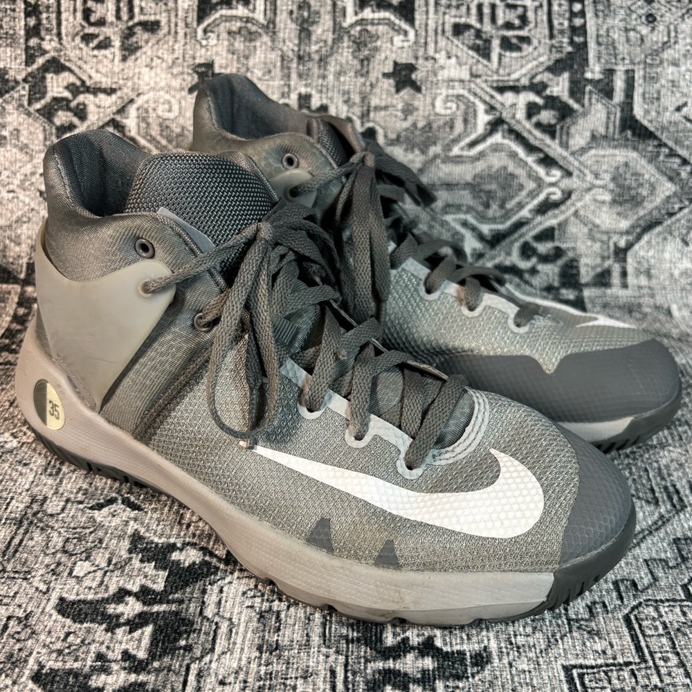 Nike Boys KD Trey 5 IV Wolf Gray Lace Up Basketball Shoes Size 5.5Y‎